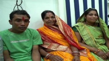 Madhya Pradesh: Family of Five Sisters Meet Their Brother Who Went Missing Over 17 Years Ago Ahead of Raksha Bandhan Festival in Mandsaur