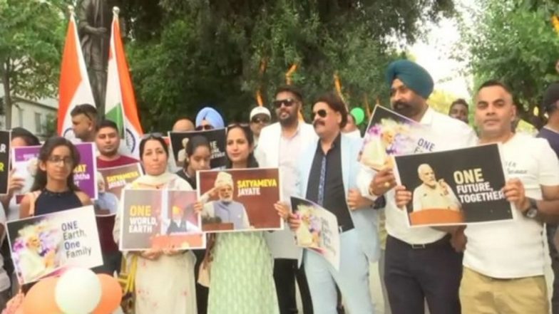 PM Modi Greece Visit: Indian Diaspora Chants ‘Vande Mataram’ As They Await Prime Minister Narendra Modi in Athens (Watch Video)