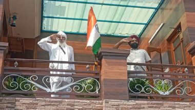 Karam Singh, 92-Years-Old Indian Army Veteran Who Took Part in 1962, 1965, and 1971 Wars, Hoists Tricolour at Jammu Residence on 77th Independence Day (See Photo)