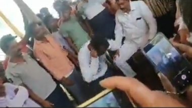 Jharkhand: Former BJP MLA Devendra Kunwar Kicks Youth, Forces Him to Lick Spit for Allegedly Making Videos of Women Taking Bath in Ranchi River (Watch Video)