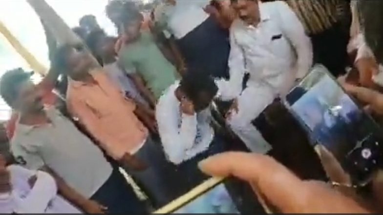 Jharkhand: Former BJP MLA Devendra Kunwar Kicks Youth, Forces Him to Lick Spit for Allegedly Making Videos of Women Taking Bath in Ranchi River (Watch Video)