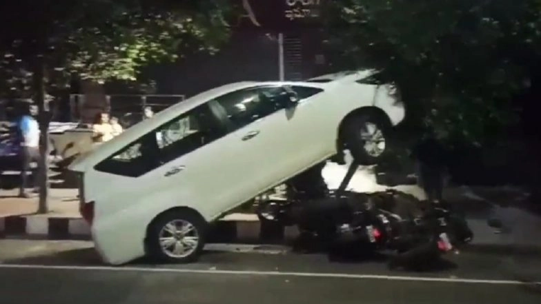 Andhra Pradesh Road Accident: Drunk Woman&rsquo;s SUV Runs Amok, Rams Into Parked Vehicles in Vishakhapatnam; Video Surfaces
