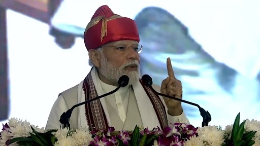 PM Modi Gets Lokmanya Tilak National Award: Prime Minister Narendra Modi Donates Prize Money to Namami Ganga Project, Dedicates Award to '140 Crore Indians' (Watch Video)