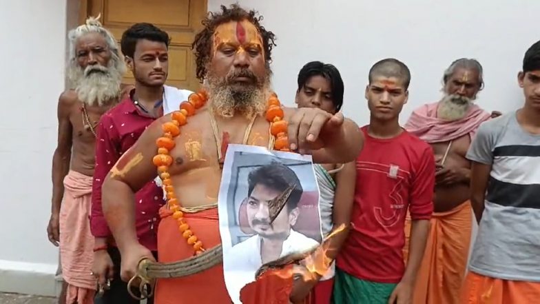 'Udhayanidhi Murdabad': Uttar Pradesh Sant Holds Symbolic Beheading of DMK Leader With Sword for His Remarks on Sanatan Dharma, Video Surfaces