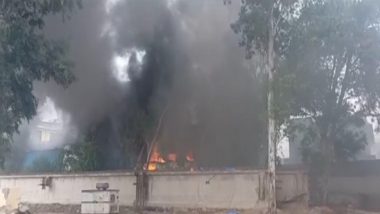 Delhi Fire: Massive Blaze Erupts at Factory in Anand Vihar Area, Fire Tenders at Spot