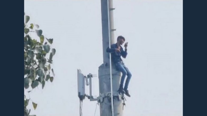 Madhya Pradesh: Man Climbs up Tower After Quarrel With Wife in Indore, Brought Down by SDERF Team