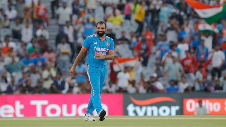 ‘Aap Log AC Mein They’ Mohammed Shami Gives Cheeky Response to Harsha Bhogle’s Question on Mohali Heat During IND vs AUS 1st ODI 2023 (Watch Video)