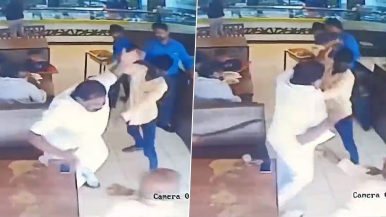 Murder Caught on Camera in Bengaluru: Armed Men Attack, Kill Madurai History-Sheeter in Hotel; Disturbing Video Surfaces