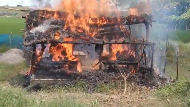 Uttar Pradesh House Fire Video: Thatched House Gutted in Barabanki After Electric Cable Wire Falls on It, Terrifying Visuals Surface