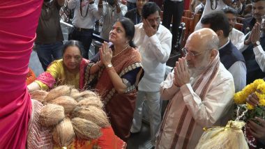 Amit Shah Takes Part in Ganpati Festivities at Residences of Maharashtra CM Eknath Shinde, Devendra Fadnavis in Malabar Hill; Visits Lalbaugcha Raja Pandal (Watch Video)