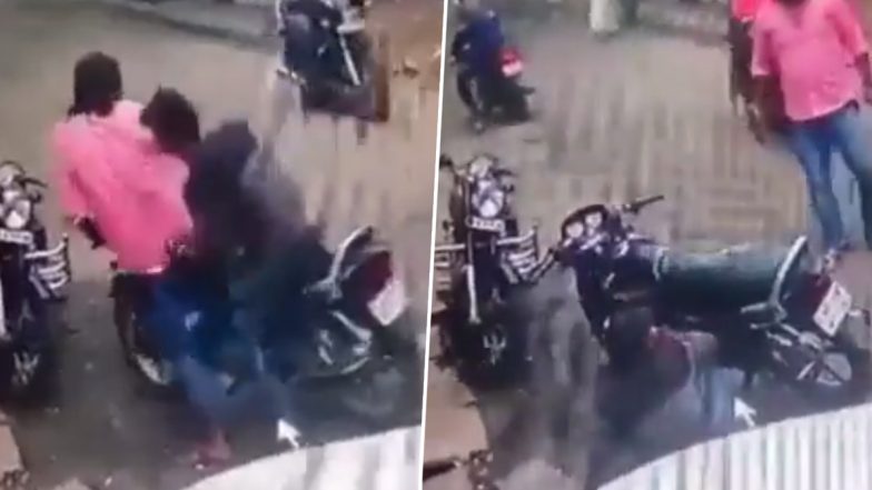 Cobra Attack in MP: Man Dies of Snake Bite on Moving Bike in Indore, Shocking Video Surfaces