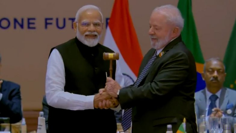 G20 Summit 2023: PM Narendra Modi Hands Over G20 Presidency Gavel to Brazil President Luiz Inácio Lula da Silva in Delhi (Watch Video)