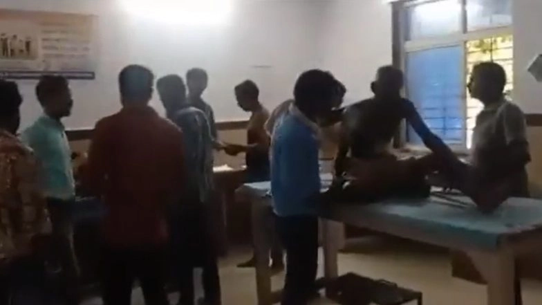 Madhya Pradesh Firing: Five Killed, Eight Injured in Shootout Between Two Groups Over Grazing of Domestic Animals in Datia (Watch Video)