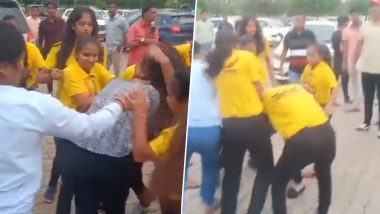 Chhattisgarh Women Fighting Video: Ugly Fight Breaks Out Between Two Groups of Women As They Slap, Pull Each Other’s Hair Outside Raipur Airport, Viral Video Surfaces