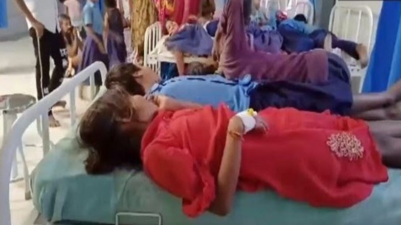 Dead Lizard Found in Mid-Day Meal Served at Government School in Bihar's Sitamarhi, 50 Students Hospitalised