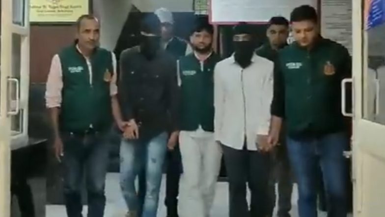 Delhi: Police Arrest Wanted Criminal Linked to Seven Criminal Cases Along With His Associate, Recover Illegal Firearms (Watch Video)