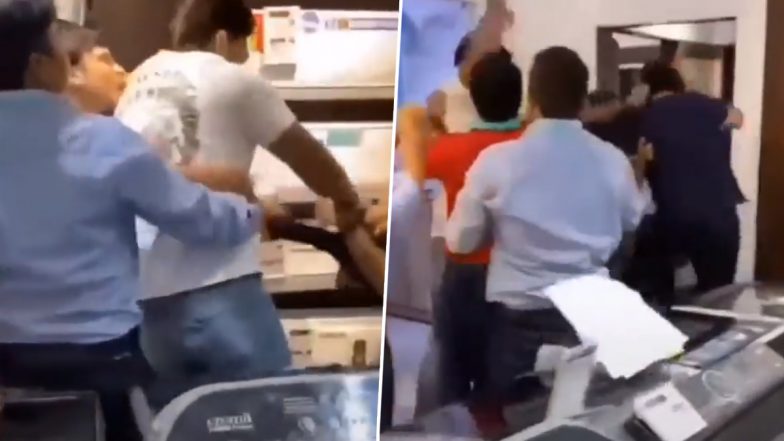 Delhi Brawl Video: Customers Throw Slaps, Punches at Croma Store Employees for Not Selling iPhone 15 Pro in Kamla Nagar