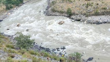 Uttarakhand Road Accident: Three Dead, Many Injured After Car Falls Into River in Uttarkashi, SDRF Conducts Rescue Operation