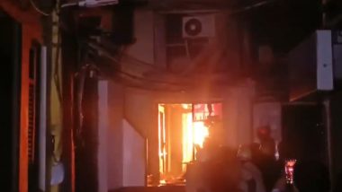 Kolkata Fire: Blaze Erupts at Godown on Elliot Road, None Hurt (Watch Video)