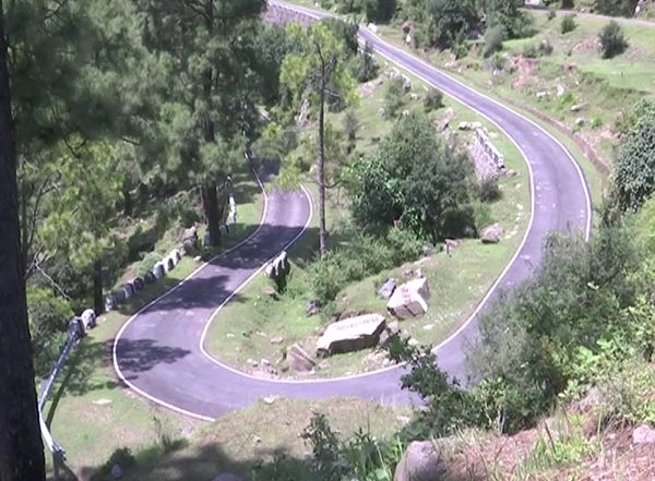 India News | J-K: BRO Constructs New 8.6 Km Road Near LoC, Locals Thank GoI