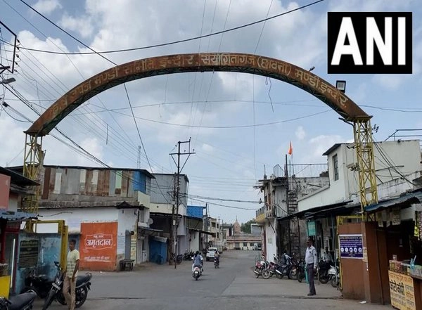 India News | MP: Grain Traders Hold Indefinite Strike to Reduce Mandi Tax in Indore