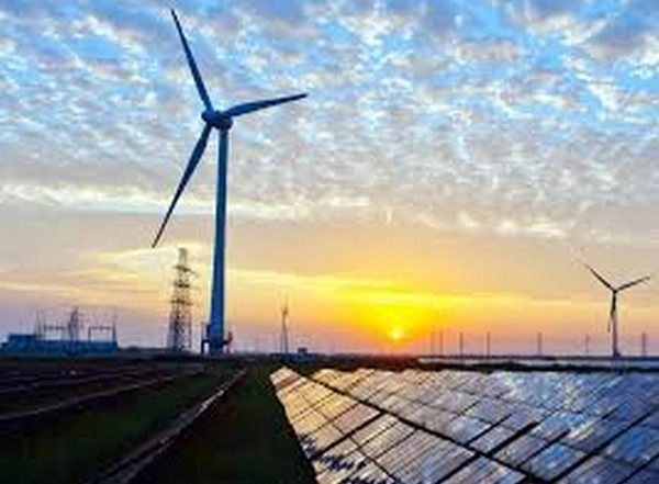 India News | IREDA Signs MoU with IIFCL to Finance Renewable Energy Projects