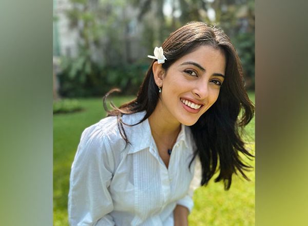 Entertainment News | Navya Naveli Nanda Looks Mesmerising in Latest Picture, Suhana Khan Reacts