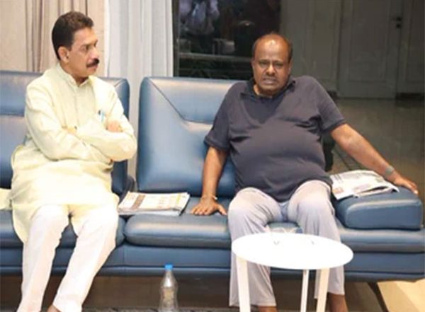 India News | Karnataka BJP Chief Meets Former Chief Minister HD Kumaraswamy, Inquires About His Health  