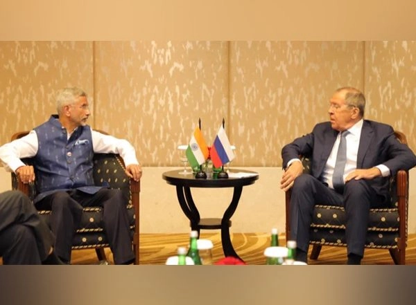 World News | EAM Jaishankar, Russian FM Lavrov Discusses Steps to Boost Trade, Economic and Energy Cooperation 