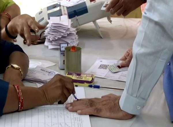 India News | Ladakh Issues New Notification for Hill Council Polls, After SC Verdict