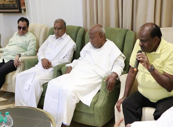 India News | JDS to Revamp Strategy in Karnataka; May Support BJP in Lok Sabha Polls