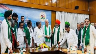 India News | Farmer Leader Rakesh Tikait Meets Karnataka CM Siddaramaiah 