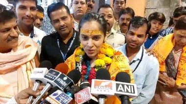 India News | Badminton Star Saina Nehwal Offers Prayers at Mahakaleshwar Temple in Ujjain