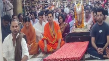 India News | Akshay Kumar Visits Mahakal Temple in Ujjain on His Birthday, Cricketer Shikhar Dhawan Also Offers Prayer