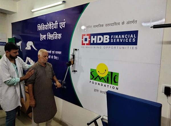 Business News | HDB Financial Services Celebrates World Physiotherapy Day with Truck Drivers; Conducts Physio Camps in India's Major Transport Hubs