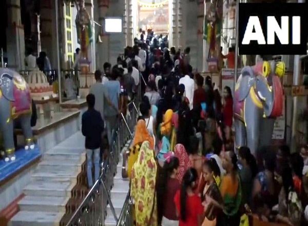 India News | Gujarat: Devotees Throng Somnath Temple on Last Monday of 'Nija Sawan'