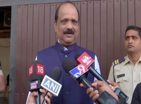 India News | Shinde Sena MLA Sarvankar Says He Was Incited By Uddhav Thackeray, Sanjay Raut to Attack Manohar Joshi's Residence