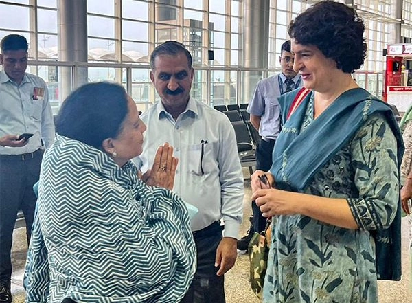 India News | Priyanka Gandhi Reaches Chandigarh Airport, on Her Way to Himachal to Meet People Affected in Recent Floods