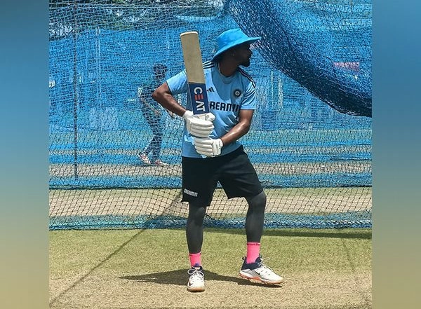 Sports News | Asia Cup: Shreyas Iyer Rejoins Team India in Practice Ahead of Bangladesh Clash