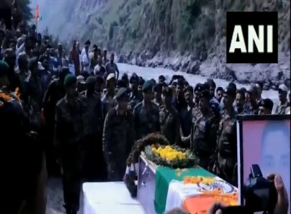 India News | Mortal Remains of Rifleman Who Lost His Life in Rajouri Encounter Brought to Kishtwar 