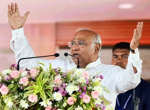 India News | “20 Pc Poorest Bear Maximum Brunt of Price Rise on Daily Basis”: Mallikarjun Kharge