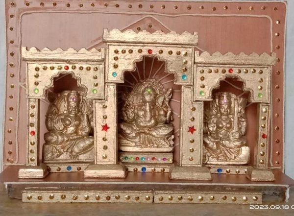 India News | Odisha: Eco-friendly Idol of Lord Ganesha Crafted in Solid Clay by Bhubaneswar-based Miniature Artist Ahead of Ganesh Chaturthi