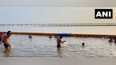 India News | Uttar Pradesh: Devotees Take Holy Dip in Sangam on Ganesh Chaturthi