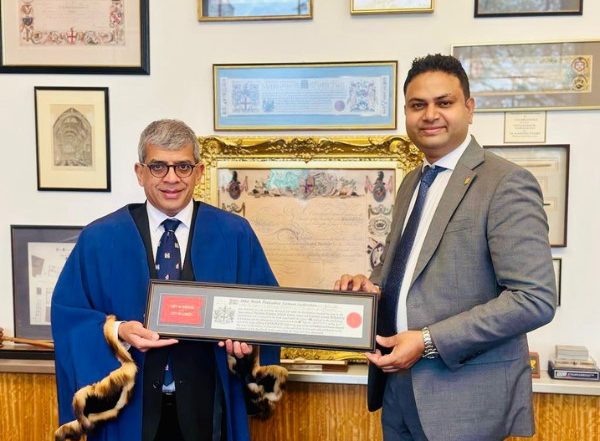 Business News | Dr Abdul Basit Syed Frsa Honoured with Prestigious 'Freedom of the City of London' Award
