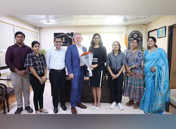 World News | Australian Envoy Philip Green Calls on Delhi Commission for Women Chief Swati Maliwal