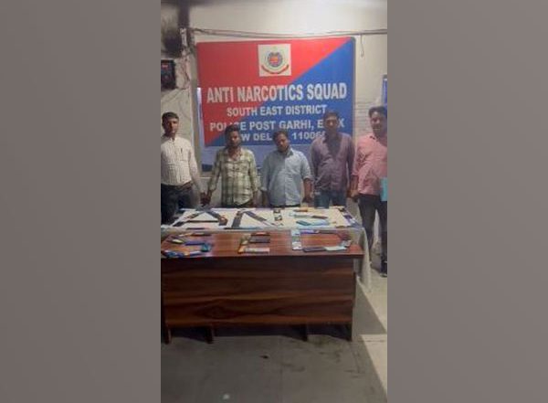 India News | Delhi: International Mobile Phone Theft Syndicate Busted, Three Held 