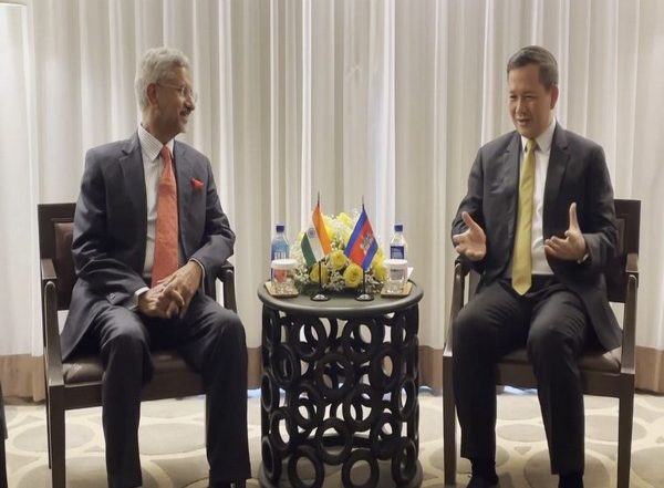 World News | EAM Jaishankar, Cambodia PM Hold Meeting on Sidelines of UNGA Session 