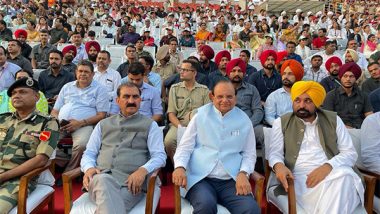 India News | Himachal CM Sukhu Encourages Soldiers at Attari-Wagah Border During Beating the Retreat Ceremony