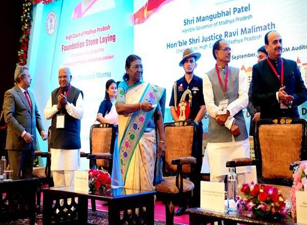 India News | President Droupadi Murmu Lays Foundation Stone for New Building of MP High Court