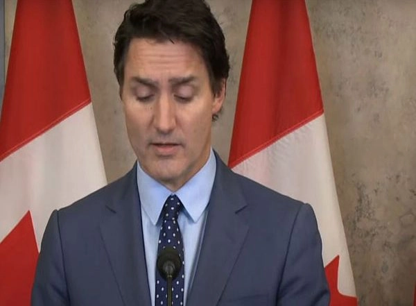 World News | Justin Trudeau Refuses to Take Blame, Apologises on Behalf of “Canadian Parliament” for Honouring Nazi Veteran